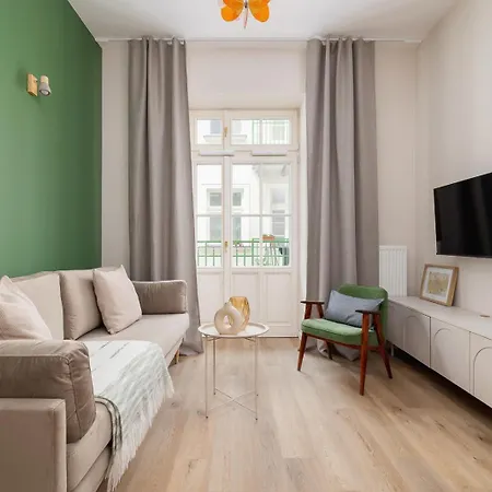 - Kalwaryjska 72 Apartament *